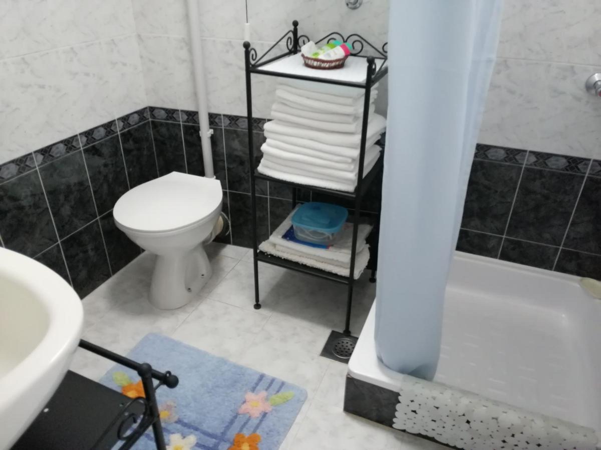 Studio Apartments Kuljis Vis Bagian luar foto