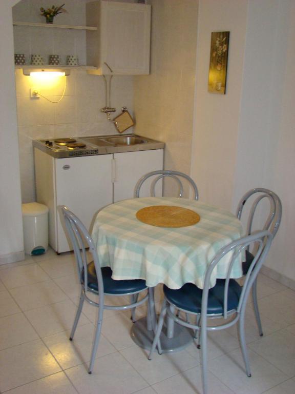 Studio Apartments Kuljis Vis Ruang foto
